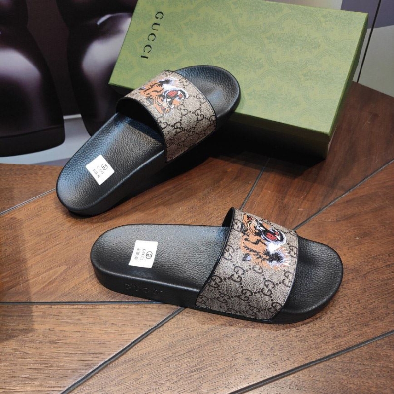 G*u*i slippers